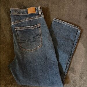 American Eagle Outfitters Mom Jean